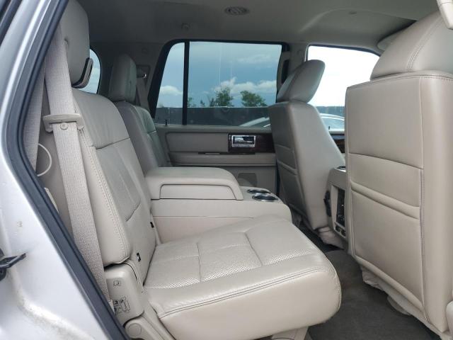 5LMJJ2H58BEJ08958 - 2011 LINCOLN NAVIGATOR SILVER photo 11