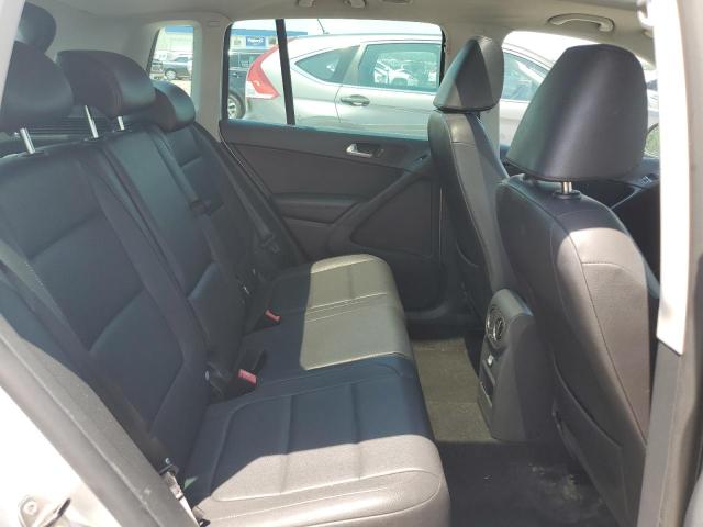 WVGAV7AX7BW537261 - 2011 VOLKSWAGEN TIGUAN S SILVER photo 11