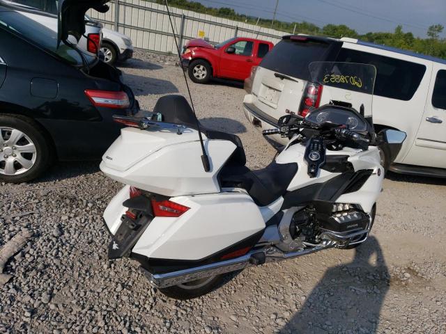 JH2SC795XJK002276 - 2018 HONDA GL1800 D WHITE photo 4