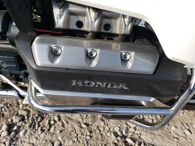 JH2SC795XJK002276 - 2018 HONDA GL1800 D WHITE photo 9