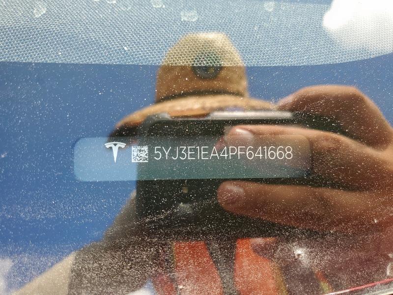 5YJ3E1EA4PF641668 - 2023 TESLA MODEL 3 Rot Foto 13