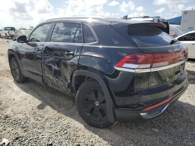 1V2DE2CA0RC235026 - 2024 VOLKSWAGEN ATLAS CROS SE Черный фото 2