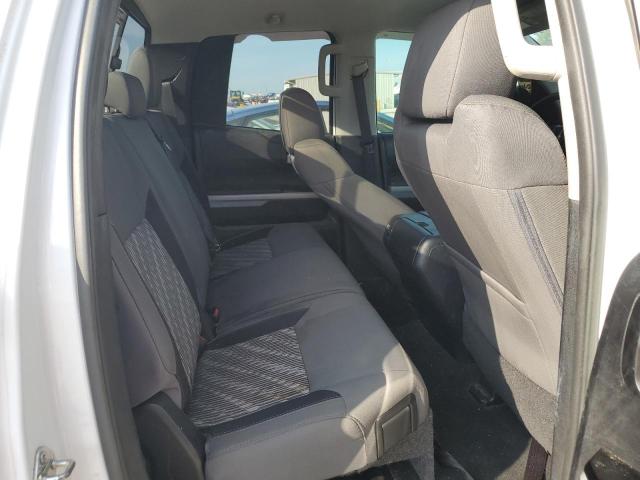 5TFUW5F12JX688900 - 2018 TOYOTA TUNDRA DOUBLE CAB SR/SR5 WHITE photo 10