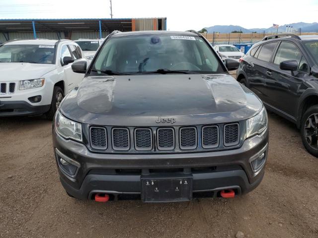 3C4NJDDB7JT329238 - 2018 JEEP COMPASS TRAILHAWK GRAY photo 5