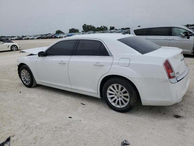 2C3CCAAG3DH626685 - 2013 CHRYSLER 300 WHITE photo 2