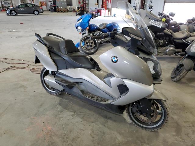 WB1013404DZC94285 - 2013 BMW C650 GT SILVER photo 1