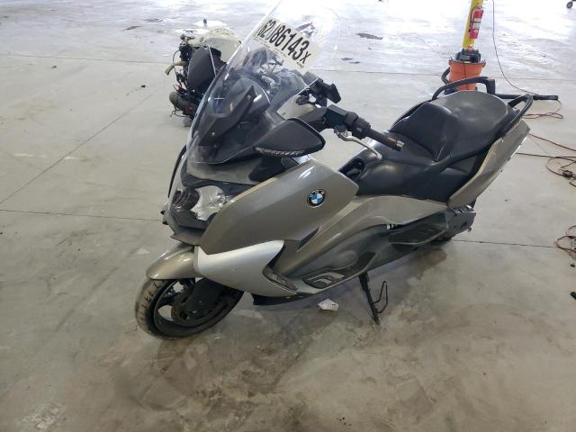 WB1013404DZC94285 - 2013 BMW C650 GT SILVER photo 2