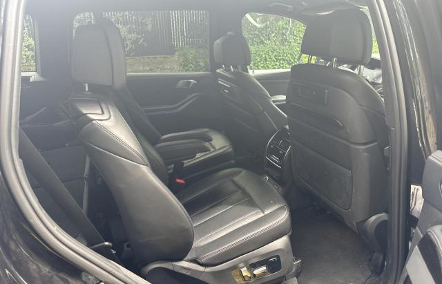 5UXCX4C55KLS36652 - 2019 BMW X7 XDRIVE50I BLACK photo 6