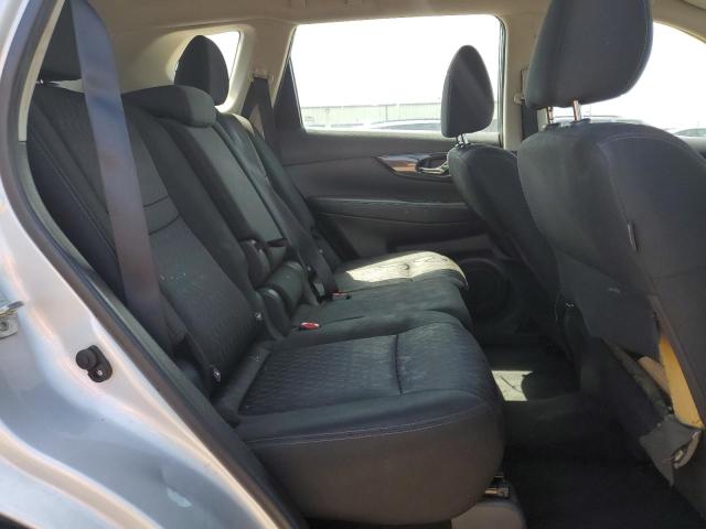 KNMAT2MT6JP578026 - 2018 NISSAN ROGUE S 银色 照片 11