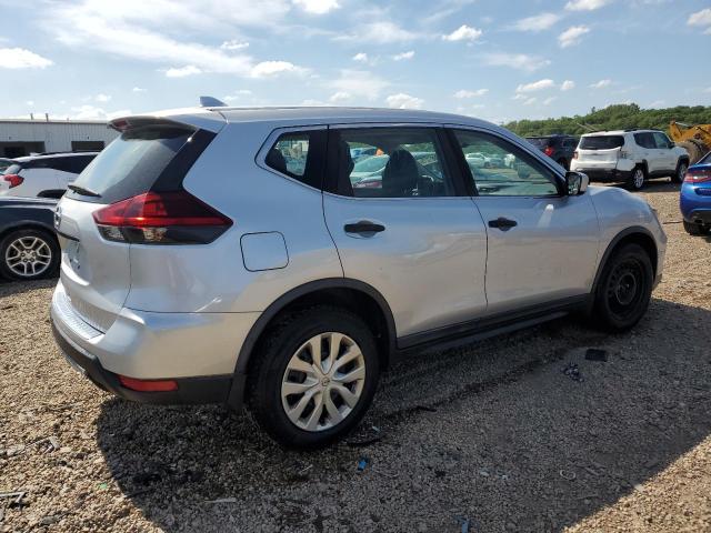 KNMAT2MT6JP578026 - 2018 NISSAN ROGUE S 银色 照片 3