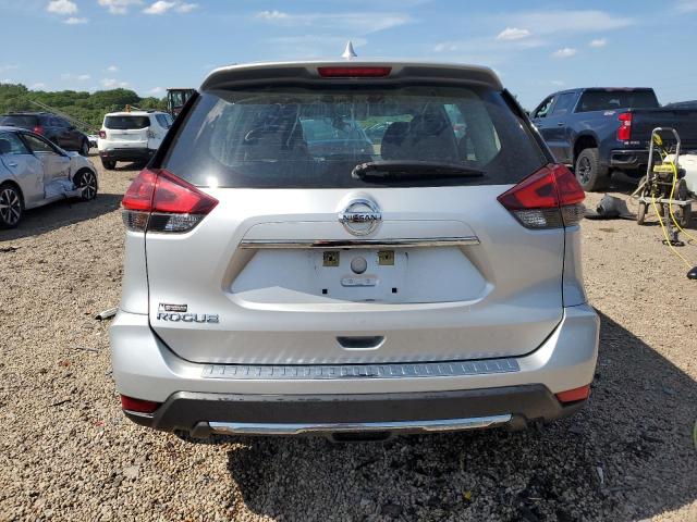KNMAT2MT6JP578026 - 2018 NISSAN ROGUE S 银色 照片 6
