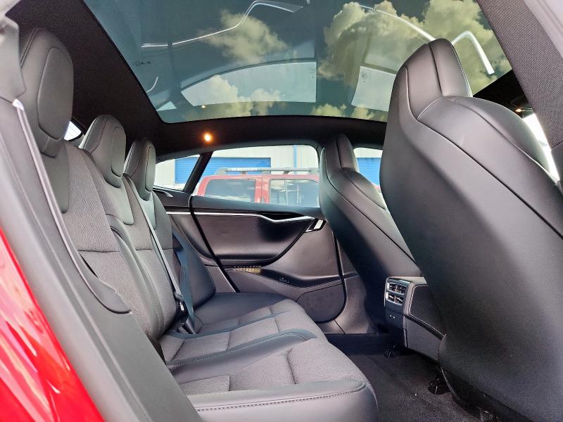 5YJSA1E11HF231340 - 2017 TESLA MODEL S RED photo 10