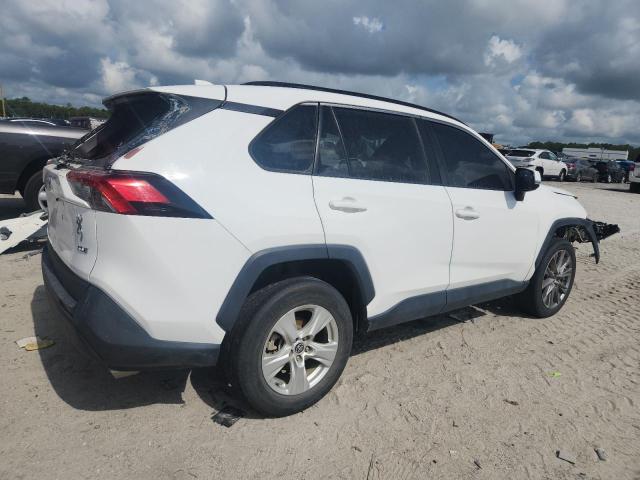 2T3W1RFVXMC131194 - 2021 TOYOTA RAV4 XLE WHITE photo 3