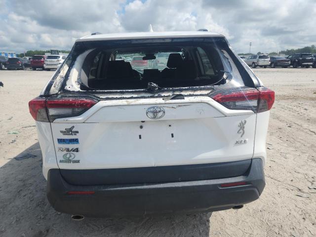 2T3W1RFVXMC131194 - 2021 TOYOTA RAV4 XLE WHITE photo 6