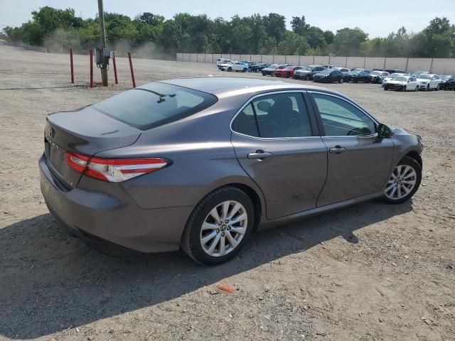 4T1B11HK4JU555315 - 2018 TOYOTA CAMRY L GRAY photo 3