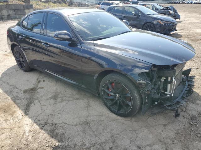 ZARFANAN5N7657721 - 2022 ALFA ROMEO GIULIA 黑色 照片 4