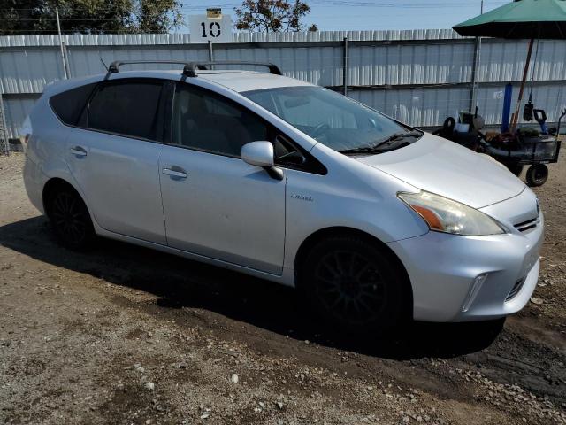 JTDZN3EU7D3277593 - 2013 TOYOTA PRIUS V SILVER photo 4