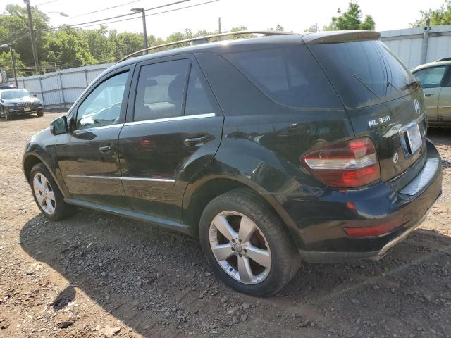 4JGBB8GB0BA711800 - 2011 MERCEDES-BENZ ML 350 4MATIC BLACK photo 2