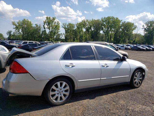 1HGCM66407A092375 - 2007 HONDA ACCORD SE SILVER photo 3