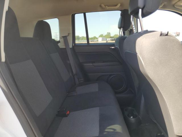 1C4NJDBB8HD105673 - 2017 JEEP COMPASS SPORT Biały zdjęcie 10