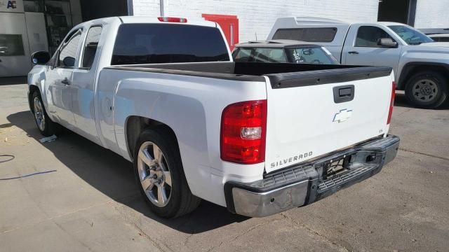 1GCRCREAXBZ245567 - 2011 CHEVROLET SILVERADO C1500  LS WHITE photo 3