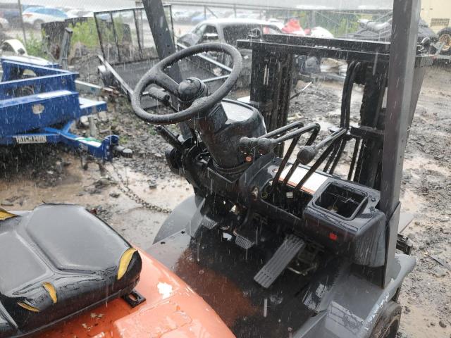 426FGCU25 - 2001 TOYOTA FORKLIFT ORANGE photo 5