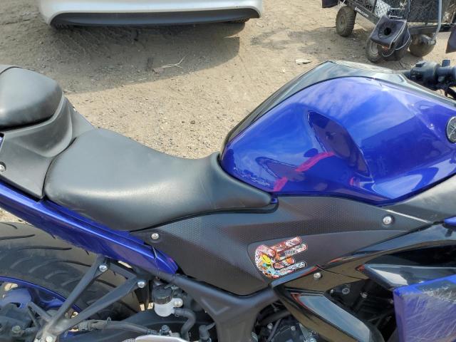 MH3RH06Y4JK018005 - 2018 YAMAHA YZFR3 BLUE photo 5