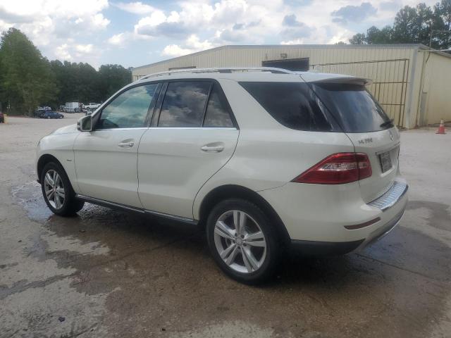 4JGDA5HB9CA056420 - 2012 MERCEDES-BENZ ML 350 4MATIC WHITE photo 2