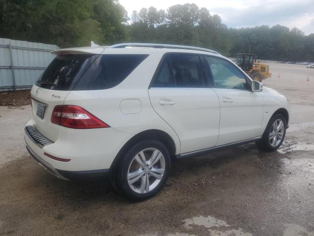 4JGDA5HB9CA056420 - 2012 MERCEDES-BENZ ML 350 4MATIC WHITE photo 3