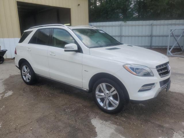 4JGDA5HB9CA056420 - 2012 MERCEDES-BENZ ML 350 4MATIC WHITE photo 4