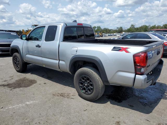 3TYSZ5AN6NT065014 - 2022 TOYOTA TACOMA ACCESS CAB ვერცხლისფერი ფოტო 2