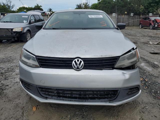 3VW2K7AJ7EM217209 - 2014 VOLKSWAGEN JETTA BASE ვერცხლისფერი ფოტო 5