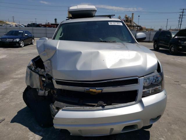 1GNUCJE04AR254225 - 2010 CHEVROLET SUBURBAN C1500 LT SILVER photo 5