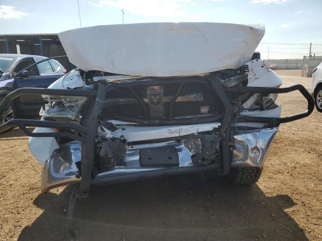 3C6RR7KG2NG206415 - 2022 RAM 1500 CLASS TRADESMAN Biały zdjęcie 5