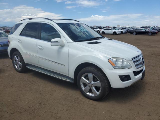 4JGBB8GB6BA674929 - 2011 MERCEDES-BENZ ML 350 4MATIC WHITE photo 4