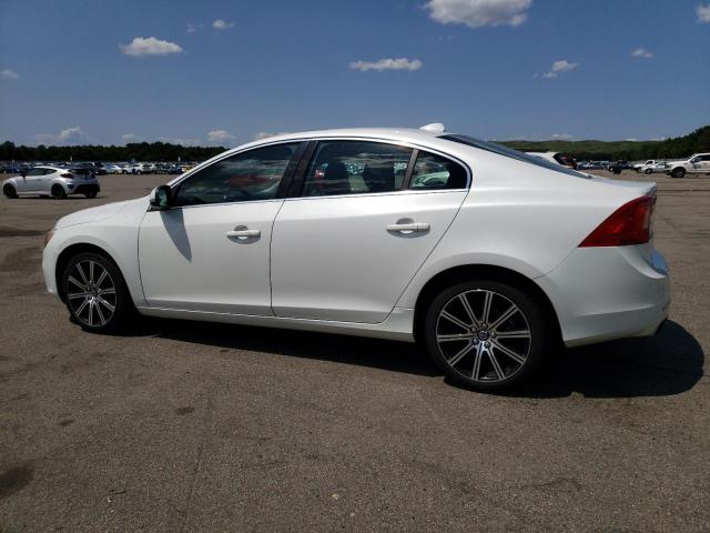 LYV612TKXGB111524 - 2016 VOLVO S60 PREMIER WHITE photo 2