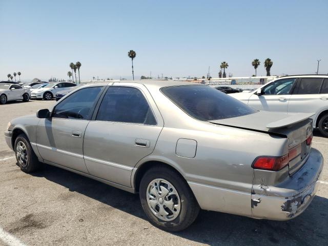 JT2BG22K8W0226965 - 1998 TOYOTA CAMRY CE GRAY photo 2