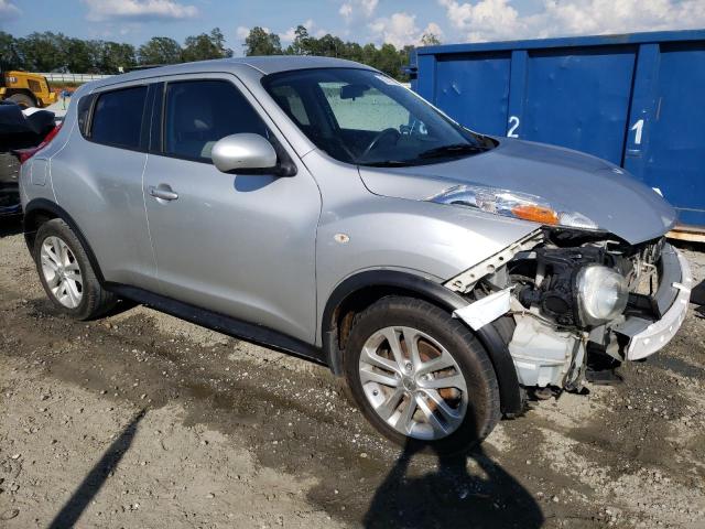 JN8AF5MR4DT210330 - 2013 NISSAN JUKE S SILVER photo 4