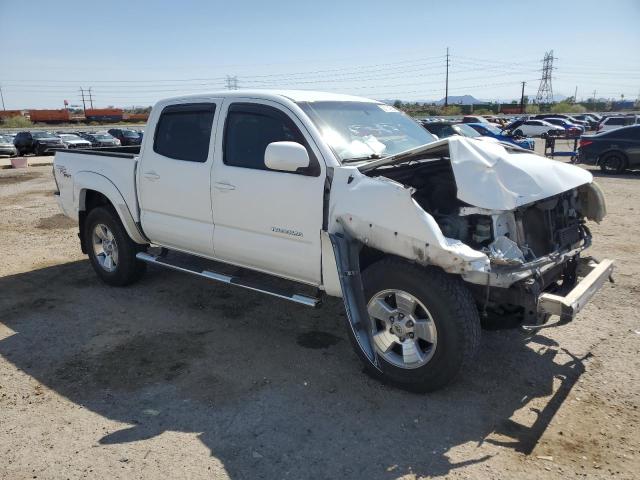 3TMJU4GN5BM126114 - 2011 TOYOTA TACOMA DOUBLE CAB PRERUNNER WHITE photo 4