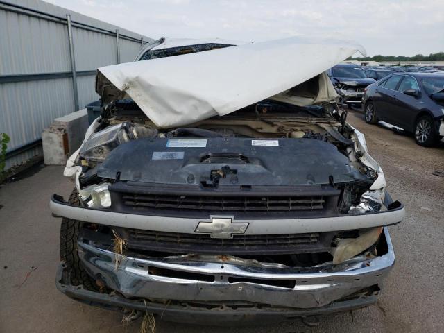 1GCGK24U3YZ258022 - 2000 CHEVROLET SILVERADO K2500 WHITE photo 5