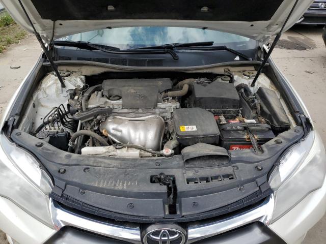 4T1BF1FK1HU381136 - 2017 TOYOTA CAMRY LE WHITE photo 11