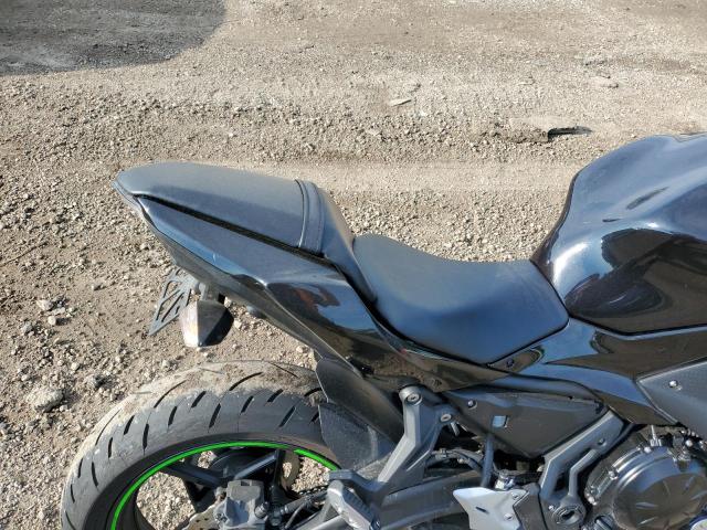 JKAEXEJ1XKDA04250 - 2019 KAWASAKI EX650 J შავი ფოტო 6
