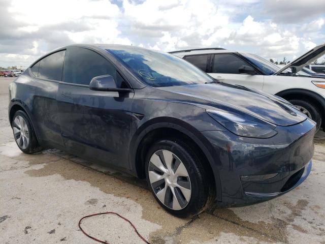 7SAYGDED9RF001909 - 2024 TESLA MODEL Y GRAY photo 4