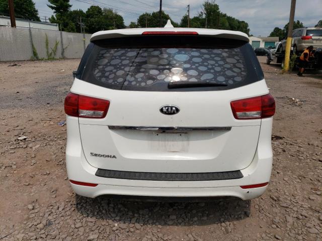 KNDMA5C14G6149714 - 2016 KIA SEDONA L WHITE photo 6