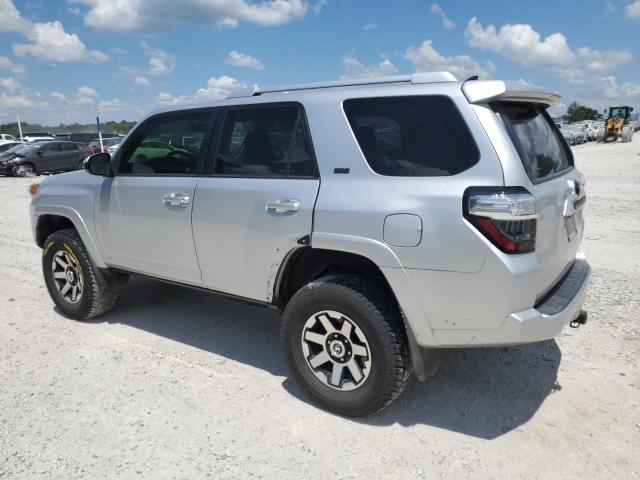 JTEBU5JR8F5260192 - 2015 TOYOTA 4RUNNER SR5/SR5 PREMIUM SILVER photo 2