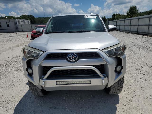 JTEBU5JR8F5260192 - 2015 TOYOTA 4RUNNER SR5/SR5 PREMIUM SILVER photo 5