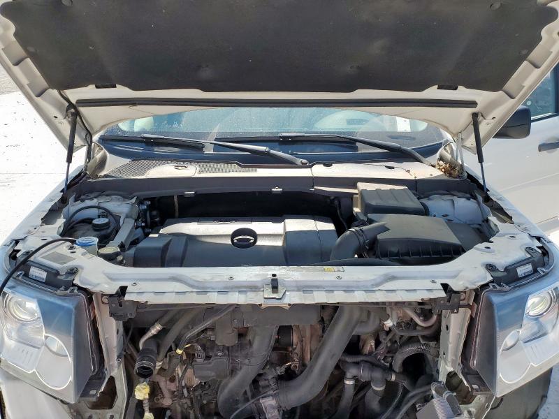 SALFT2BN6AH201645 - 2010 LAND ROVER LR2 HSE TECHNOLOGY WHITE photo 12