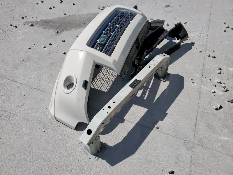 SALFT2BN6AH201645 - 2010 LAND ROVER LR2 HSE TECHNOLOGY WHITE photo 13