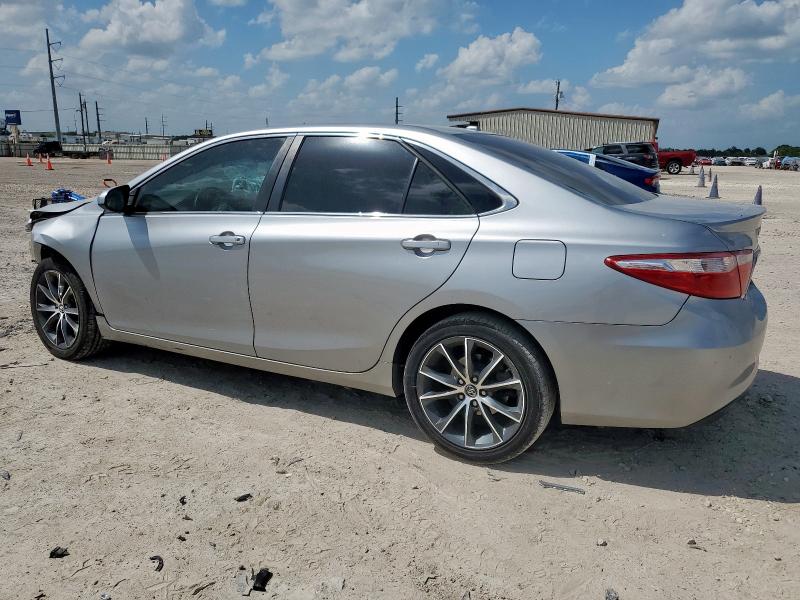 4T1BF1FK3GU131184 - 2016 TOYOTA CAMRY LE SILVER photo 2