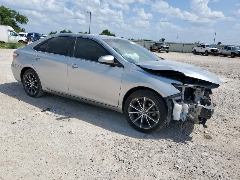 4T1BF1FK3GU131184 - 2016 TOYOTA CAMRY LE SILVER photo 4